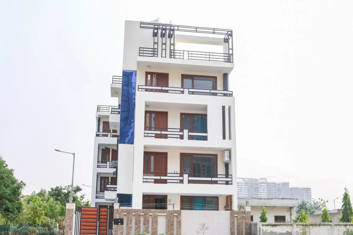 OYO 14729 NOIDA SKY