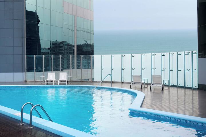 Pool 89 of 196