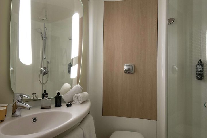 Room 10 of 55
