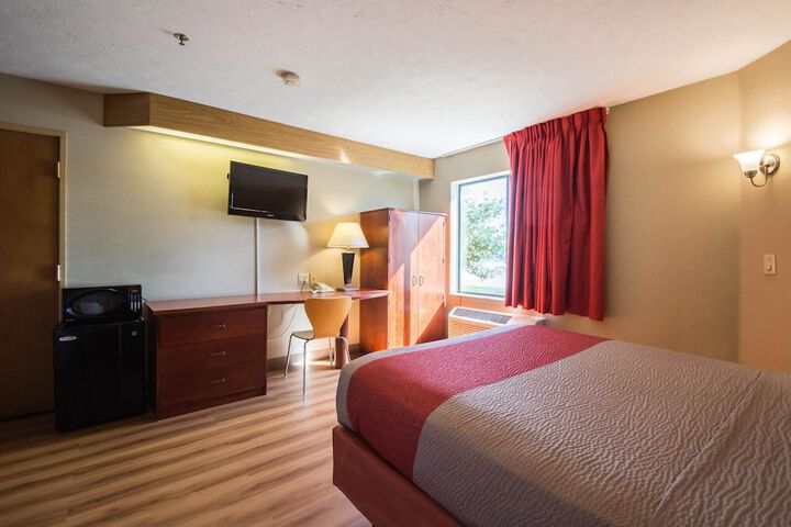 Room 11 of 26