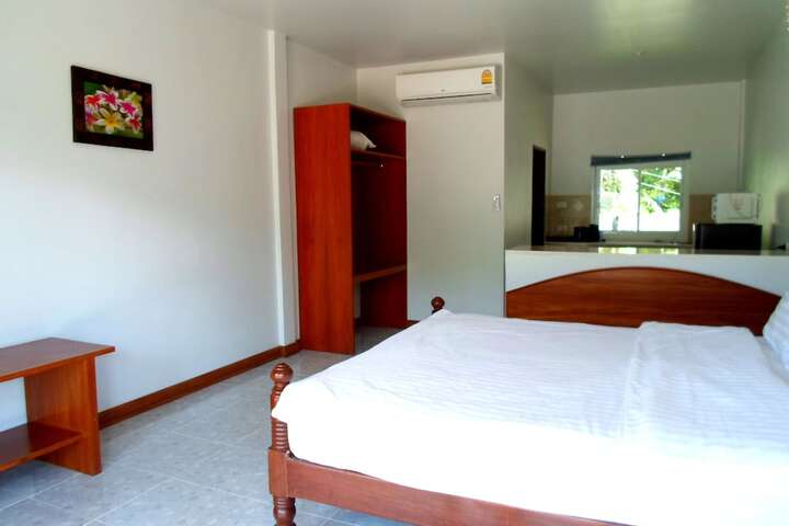 Room 2 of 31