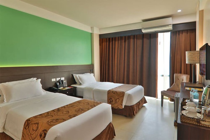 Room 28 of 63