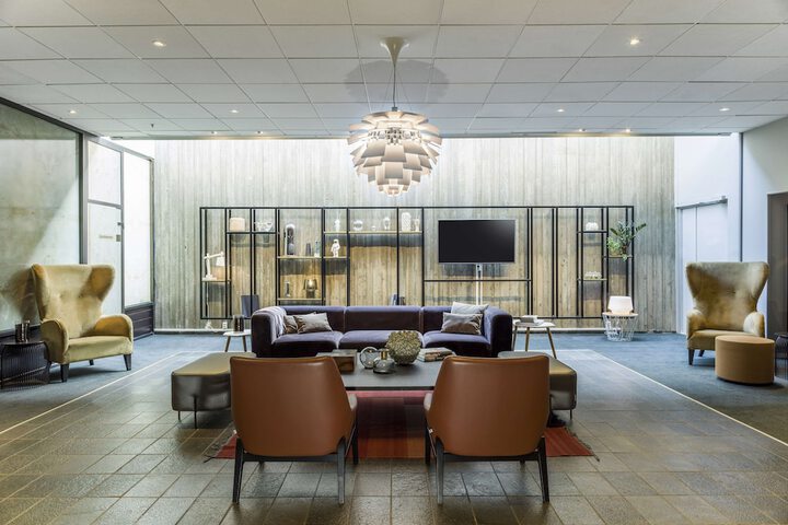Hotel Lobby