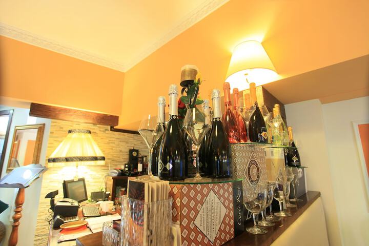 Lounge 46 of 133