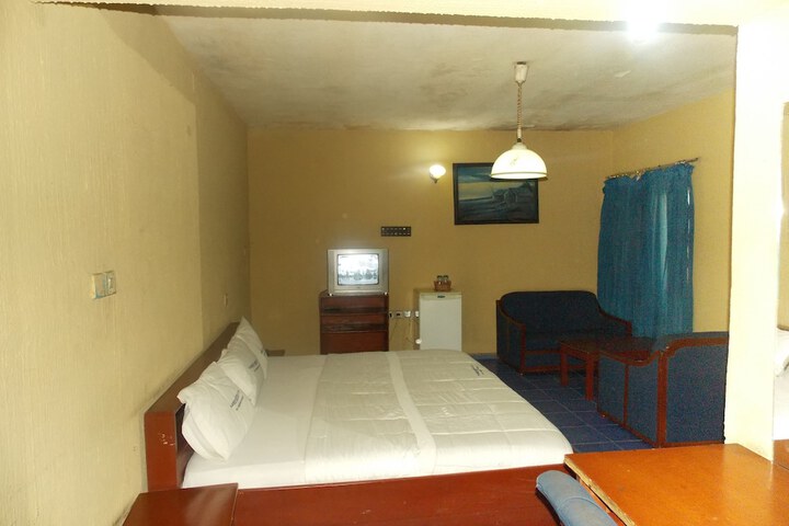 Room 16 of 17