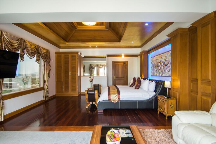 Room 38 of 181