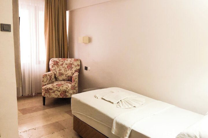 Room 19 of 29