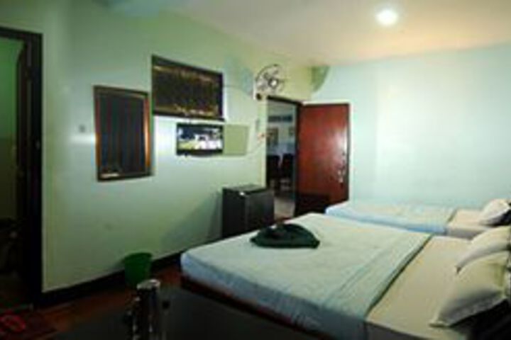 Room 15 of 28