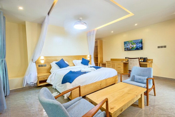 Room 16 of 25