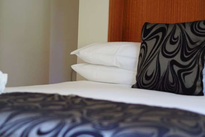 Room 2 of 38