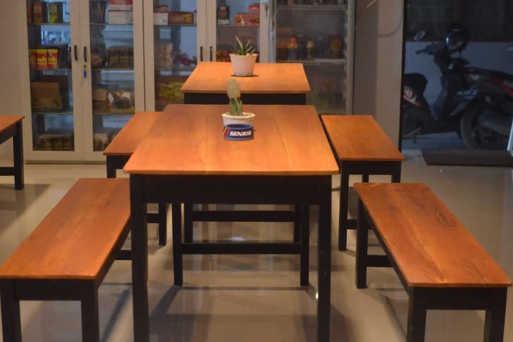 Dining 24 of 26