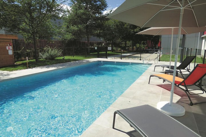 Pool Hotel