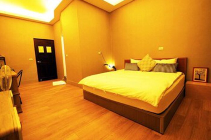 Room 26 of 32