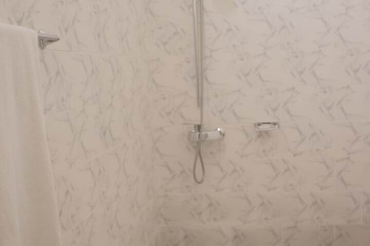 Room 14 of 25