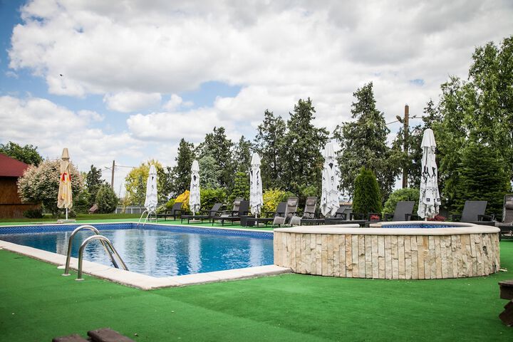 Pool 15 of 43