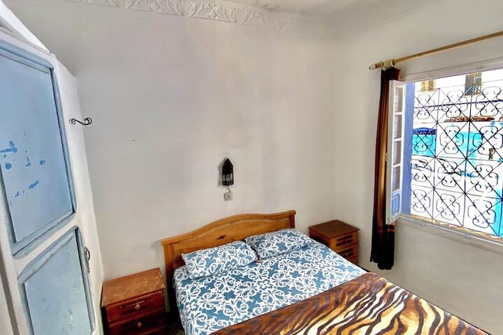 Room 8 of 32