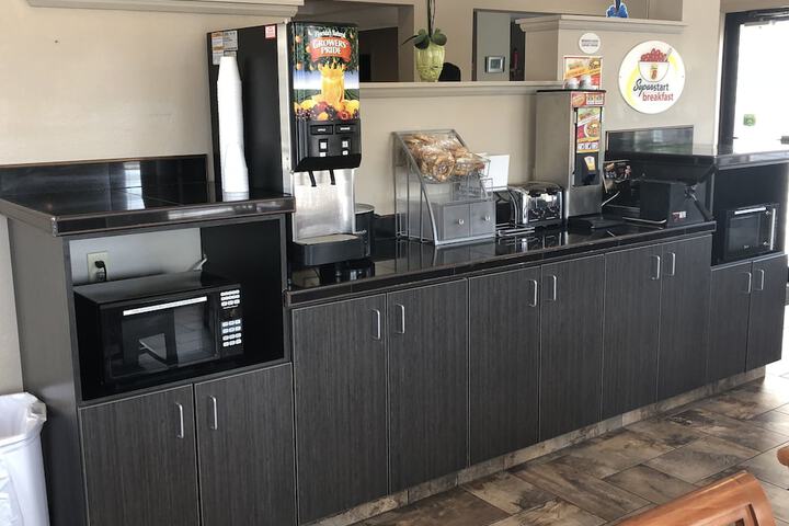 Breakfast/Coffee Service 25 of 29