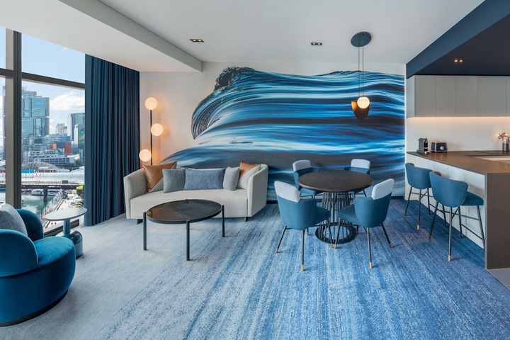 Lounge 84 of 118