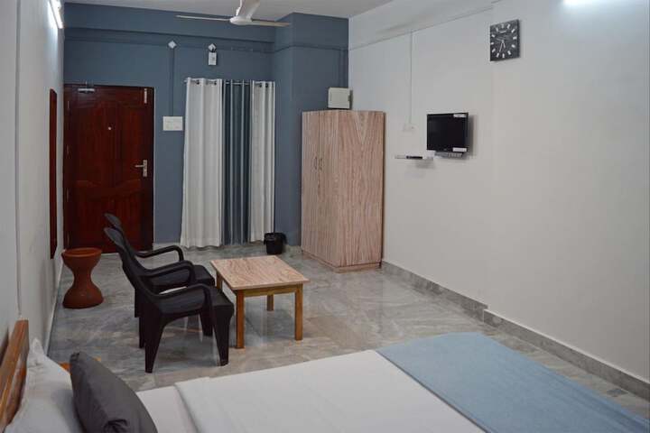 Room 11 of 19