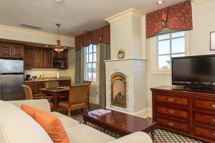 Room 20 of 28
