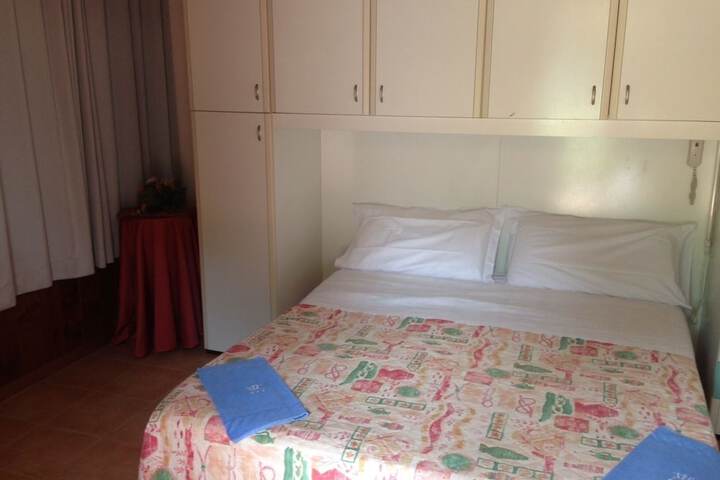 Room 10 of 65