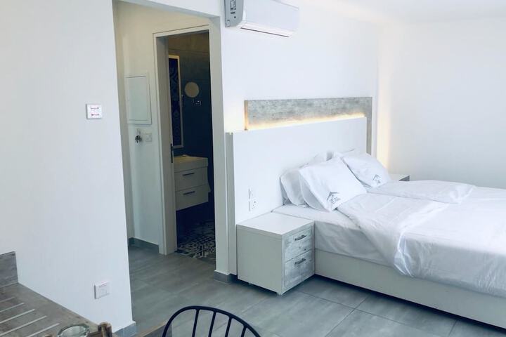 Room 20 of 99