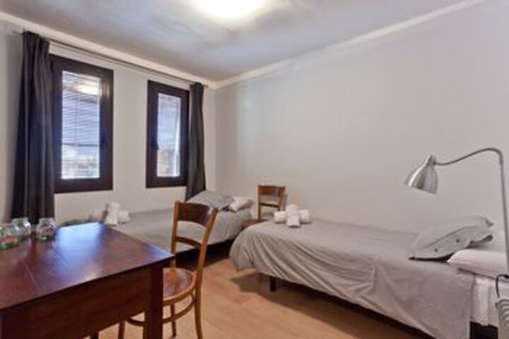 Room 12 of 35