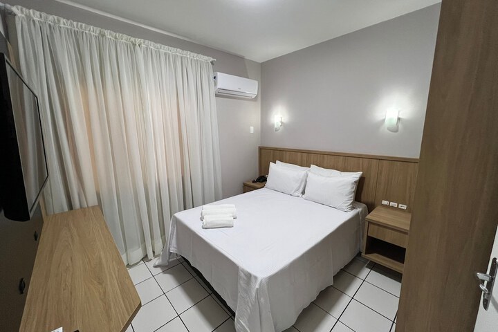 Room 27 of 102
