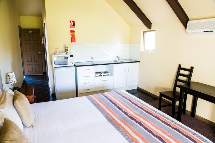 Room 4 of 41