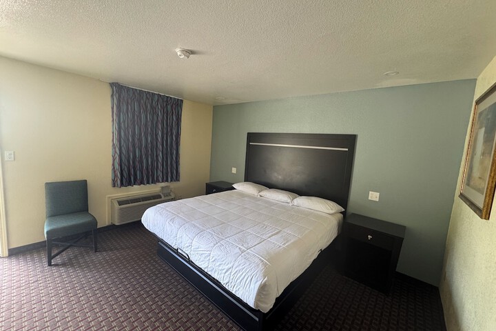 Room 13 of 29