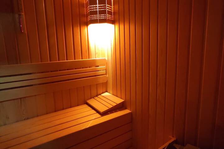 Room 9 of 34