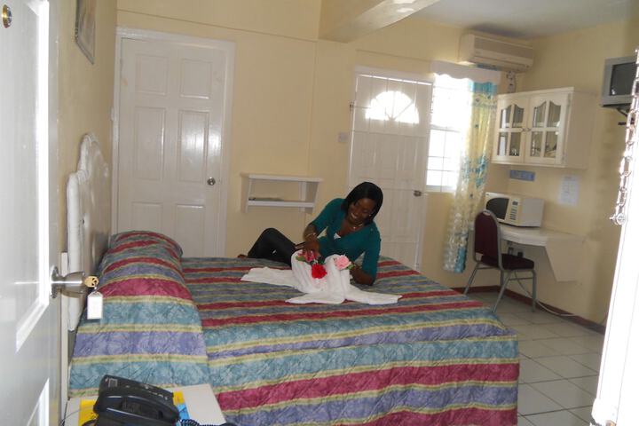 Room 4 of 43