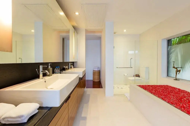 Bathroom Photo