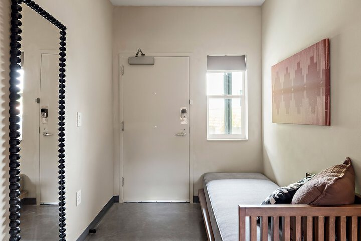 Room 4 of 73