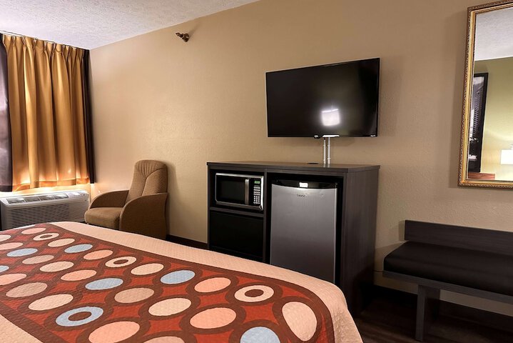 1 King Bed Mobility Accessible (19 of 27)