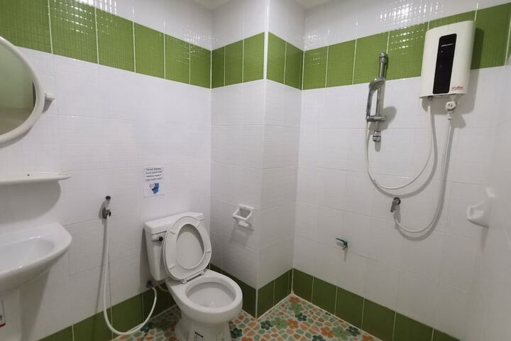 Room 11 of 13
