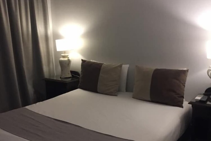Room 34 of 76