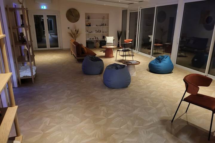 Hotel Interior 68 of 154