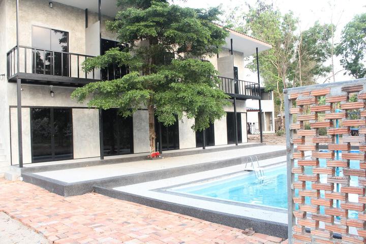 Hotel 4 of 7