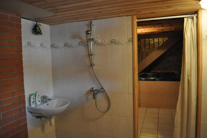 Room 9 of 21