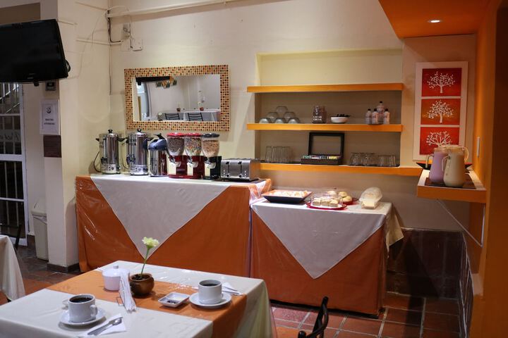 Breakfast/Coffee Service 29 of 38