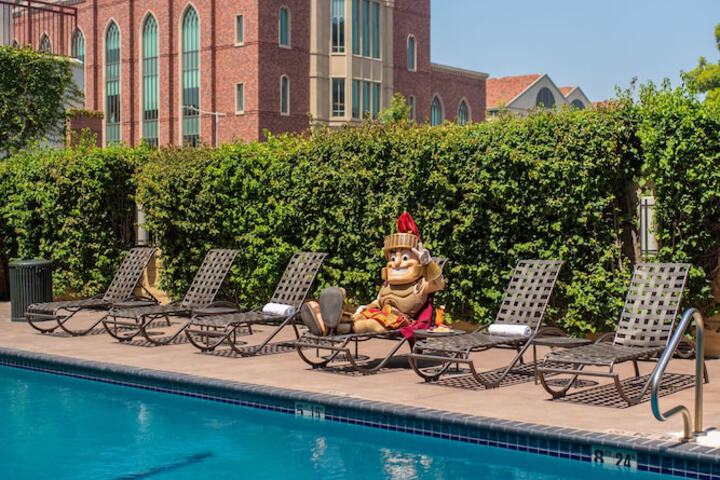 Pool 17 of 40