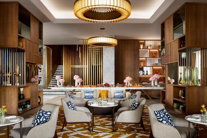 Lounge 190 of 212
