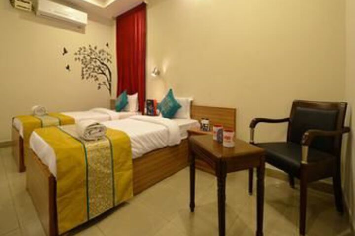 OYO Premium Lakdikapul Grand