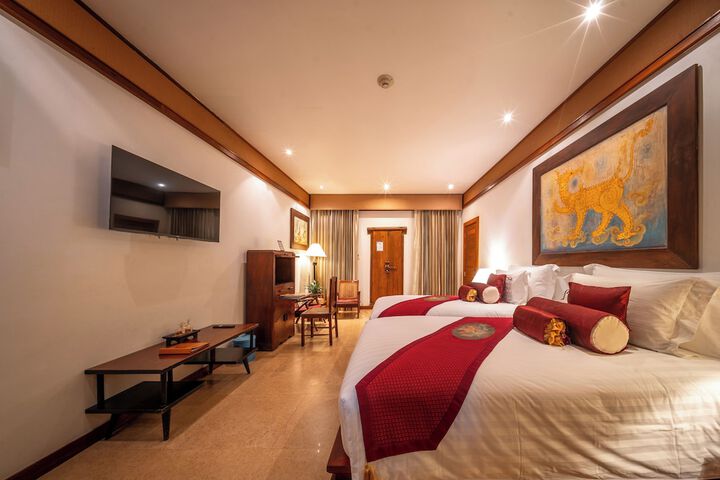 Room 100 of 178