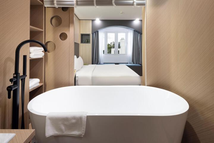 Room 17 of 85