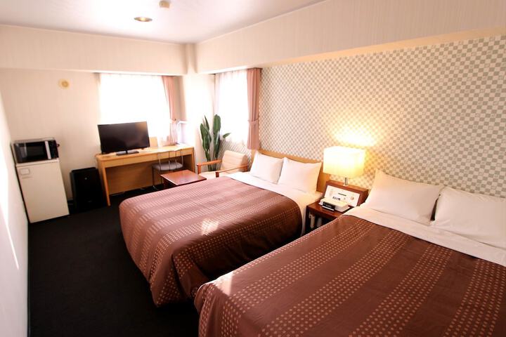 Room 9 of 38