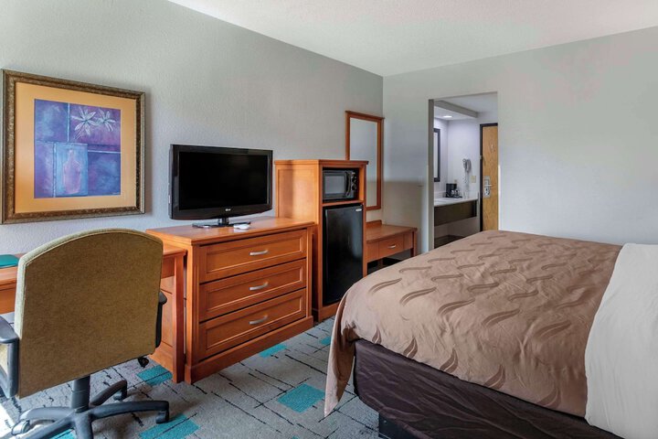 Room 6 of 30