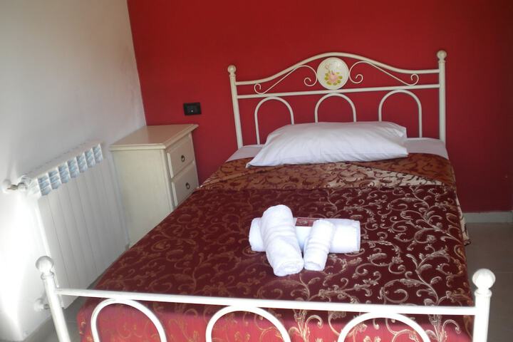 Room 10 of 32