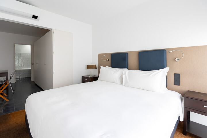 Room 32 of 188